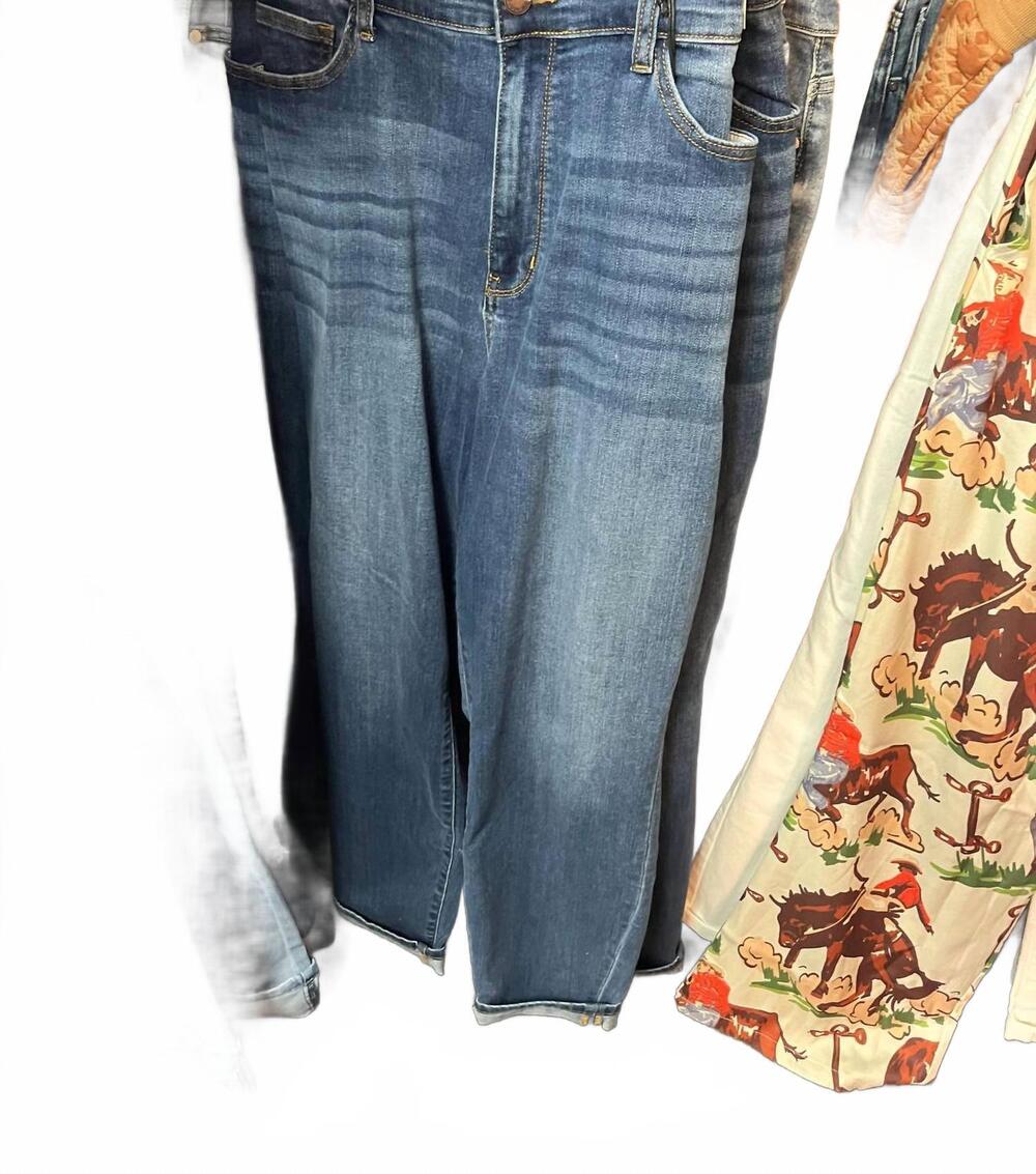 NEW JUDY BLUE women's skinny jeans in blue